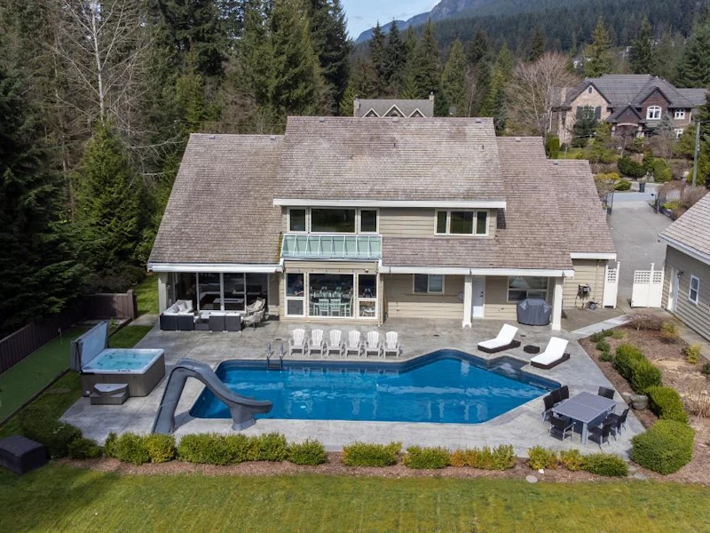 120 Strong Road, Port Moody BC V3H 5E9