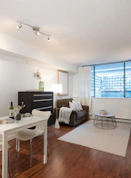 201 1270 Robson Street
