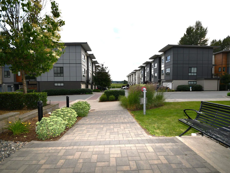 201-1948 North Parallel Road, Abbotsford, BC, V3G 0H2 - 4