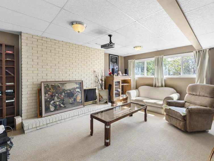 945 Delestre Avenue, Coquitlam, BC, V3K 2G7 - 21