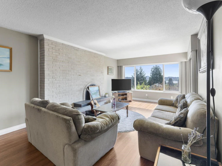 945 Delestre Avenue, Coquitlam, BC, V3K 2G7 - 2