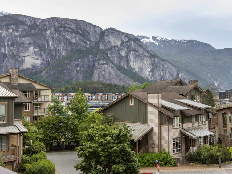 320-1211 Village Green Way, Squamish, BC, V8B 0R7 - 2