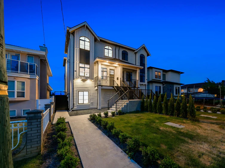 7586 2nd Street, Burnaby, BC, V3N 3R6 - 2