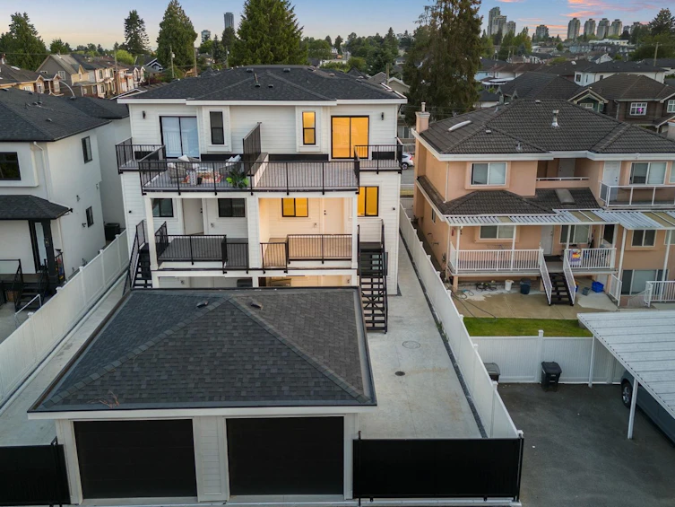 7586 2nd Street, Burnaby, BC, V3N 3R6 - 5