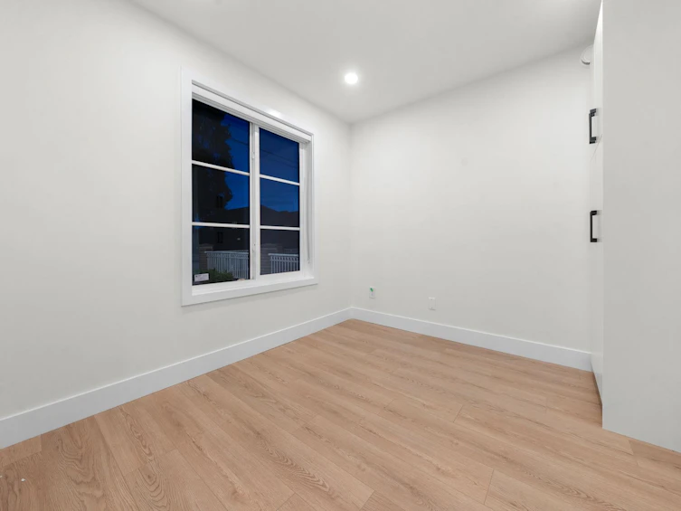 7586 2nd Street, Burnaby, BC, V3N 3R6 - 39