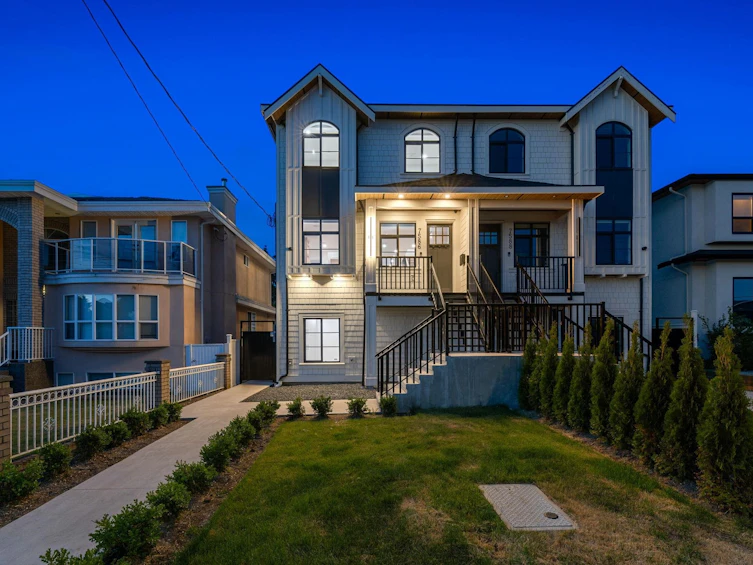 7586 2nd Street, Burnaby, BC, V3N 3R6