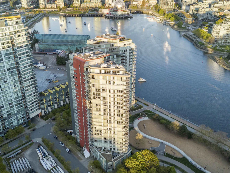 2207-918 Cooperage Way, Vancouver, BC, V6B 0A7