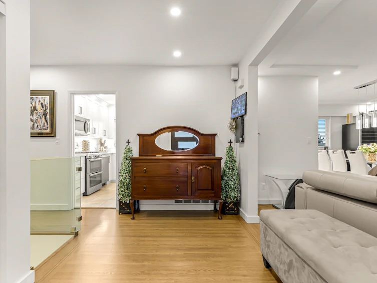 7312 Broadway, Burnaby, BC, V5A 1S2 - 19