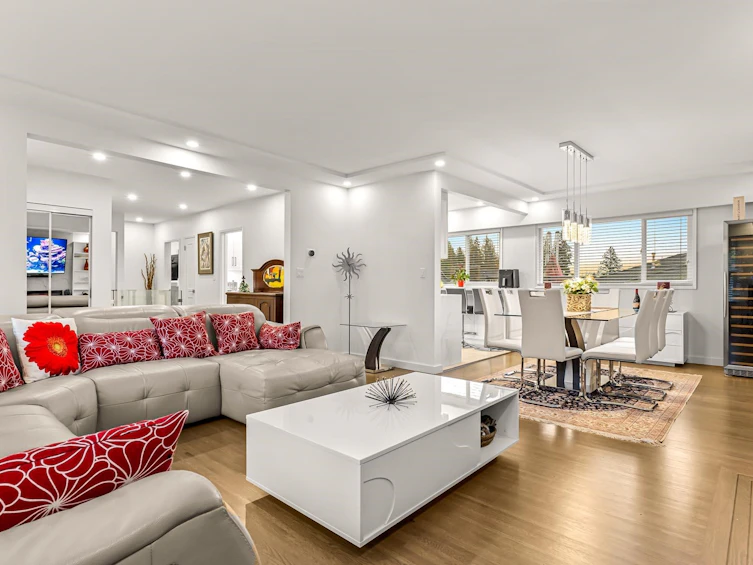 7312 Broadway, Burnaby, BC, V5A 1S2 - 3