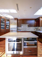 1196 W 54th Avenue