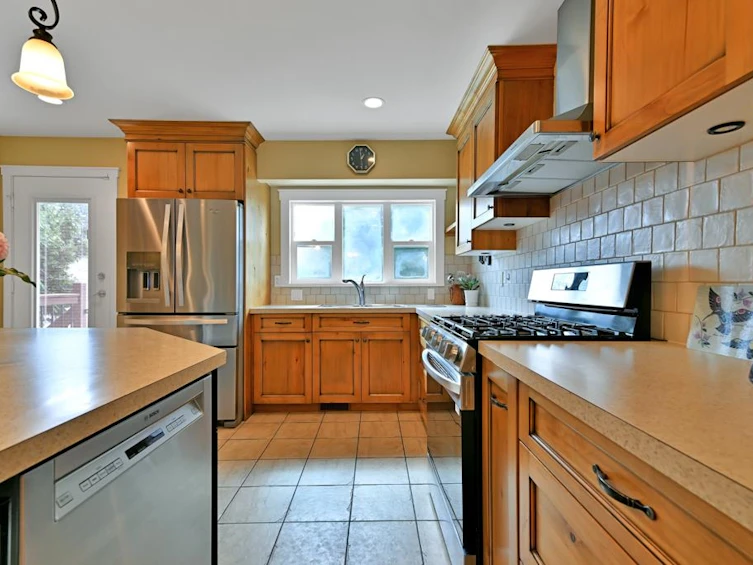 10906 80 Avenue, Delta, BC, V4C 1W3 - 11