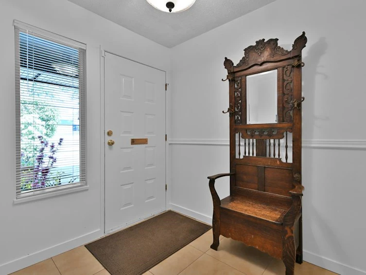 10906 80 Avenue, Delta, BC, V4C 1W3 - 3
