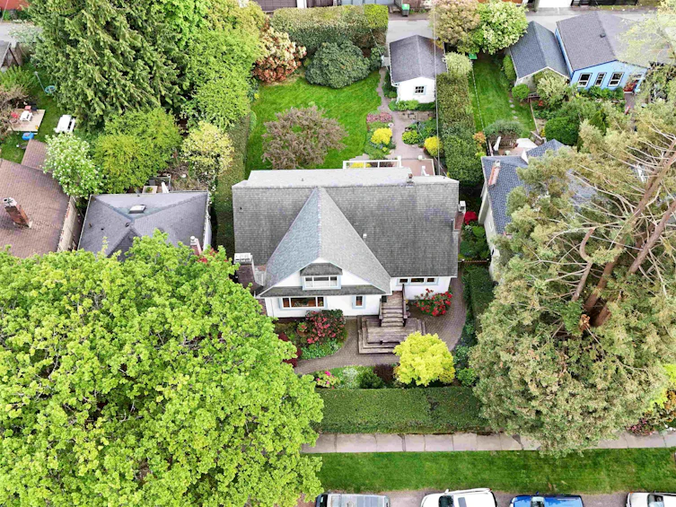 4620 W 14th Avenue, Vancouver, BC, V6R 2Y6 - 2