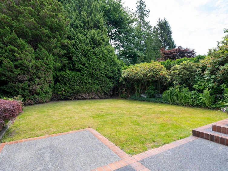6350 Buckingham Drive, Burnaby, BC, V5E 2A7 - 36