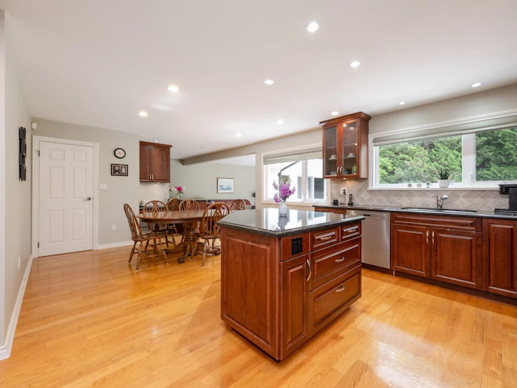 6350 Buckingham Drive, Burnaby, BC, V5E 2A7 - 11