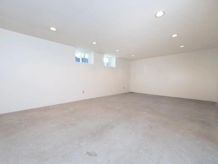 6350 Buckingham Drive, Burnaby, BC, V5E 2A7 - 30