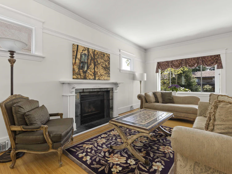 3215 W 39th Avenue, Vancouver, BC, V6N 2Z9 - 2