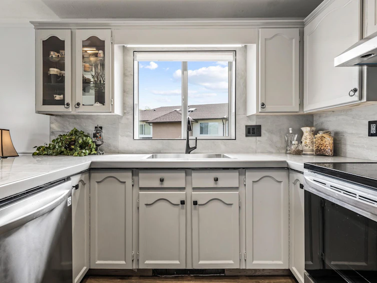 24-46350 Cessna Drive, Chilliwack, BC, V2P 7W3 - 13