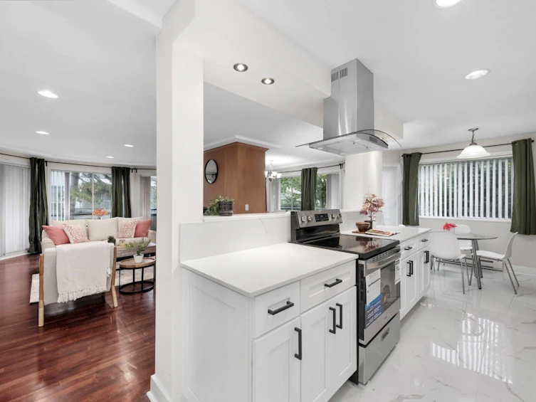 107-8600 Lansdowne Road, Richmond, BC, V6X 3L6 - 5