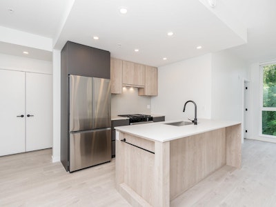 413-19577 65b Street - 2