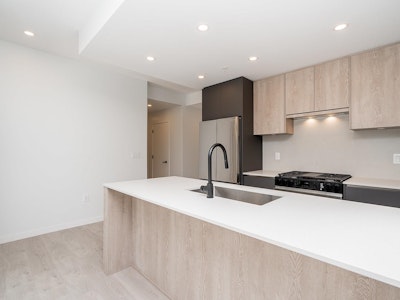 413-19577 65b Street - 4