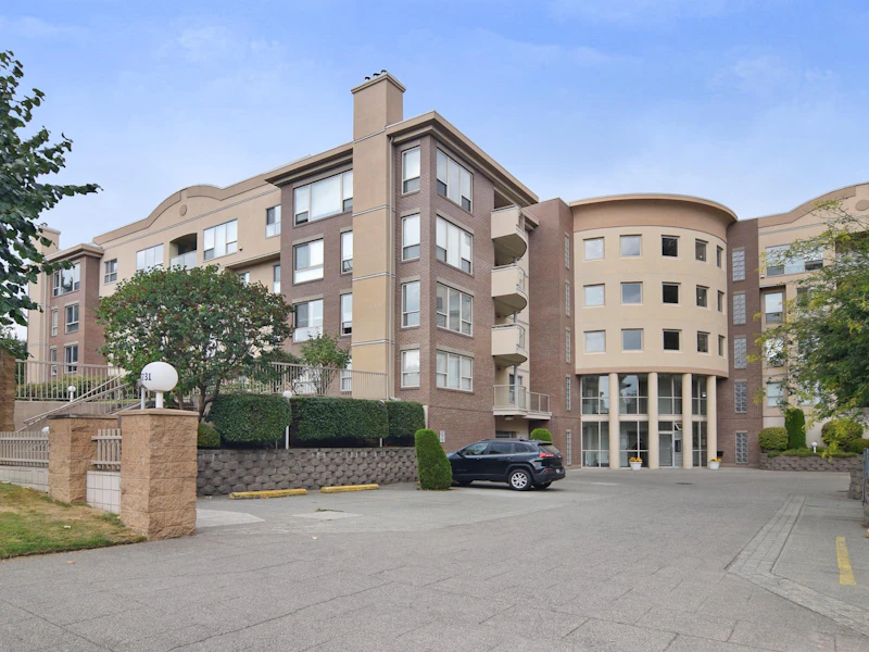 403 - 33731 Marshall Road, Abbotsford BC V2S 1L5