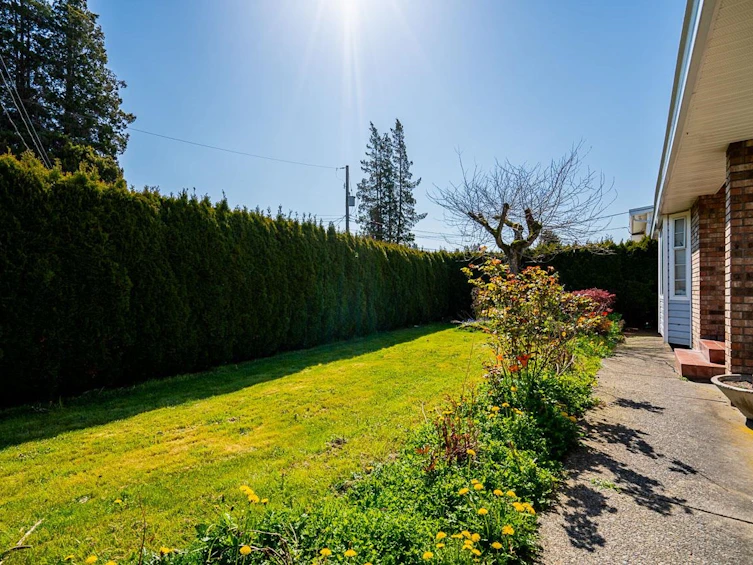 8867 116b Street, Delta, BC, V4C 5Z9 - 8