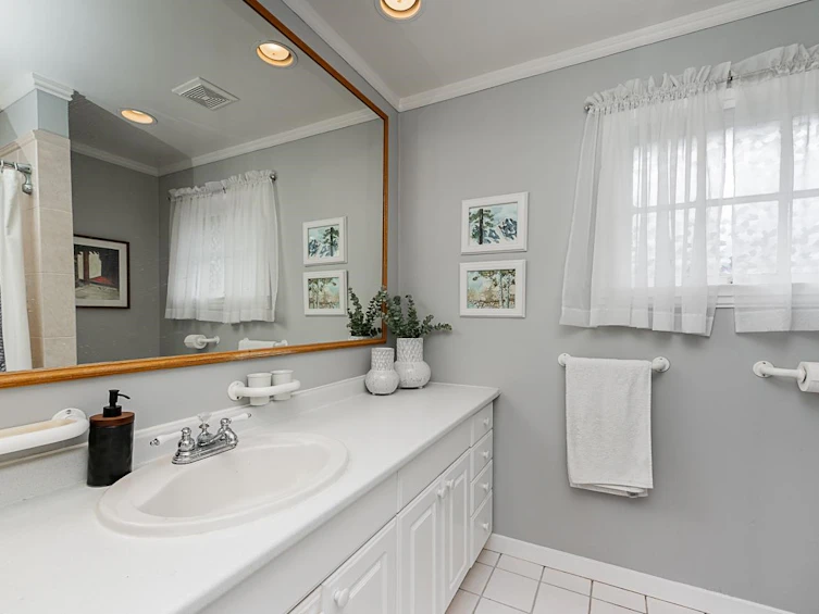 1796 Appin Road, North Vancouver, BC, V7J 2T5 - 25