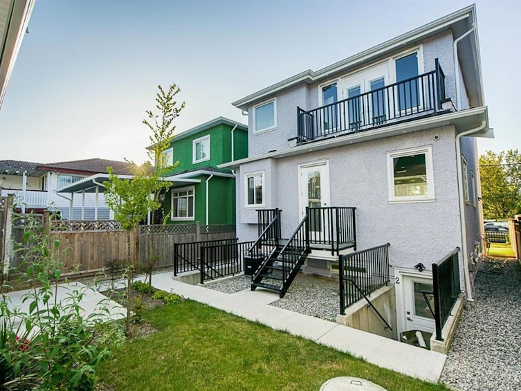 2768 E 25th Avenue, Vancouver, BC, V5R 1H7 - 27