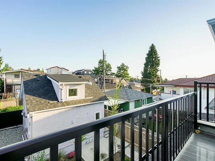 2768 E 25th Avenue, Vancouver, BC, V5R 1H7 - 23