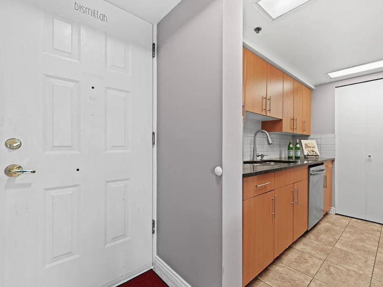 205-212 Davie Street, Vancouver, BC, V6B 5Z4 - 5