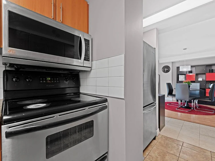 205-212 Davie Street, Vancouver, BC, V6B 5Z4 - 4
