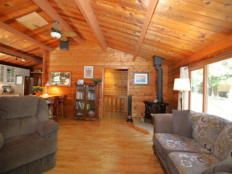 1747 Hanbury Road, Roberts Creek, BC, V0N 2W1 - 25