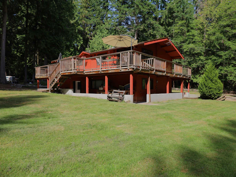 1747 Hanbury Road, Roberts Creek, BC, V0N 2W1 - 2