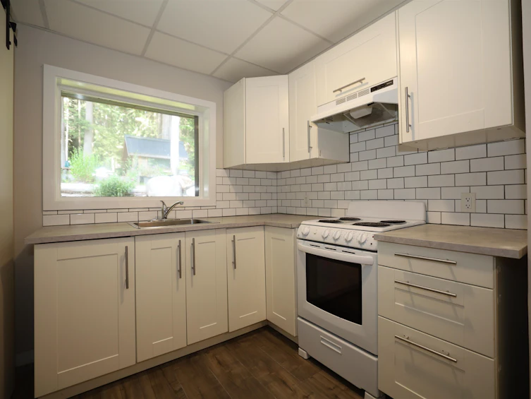 1747 Hanbury Road, Roberts Creek, BC, V0N 2W1 - 30