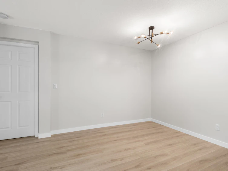 109-15155 22 Avenue, Surrey, BC, V4A 9T4 - 23