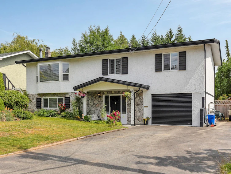 8116 Sumac Place, Mission, BC, V2V 5K9 - 2