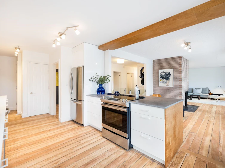 1008 Caledonia Avenue, North Vancouver, BC, V7G 1T3 - 8