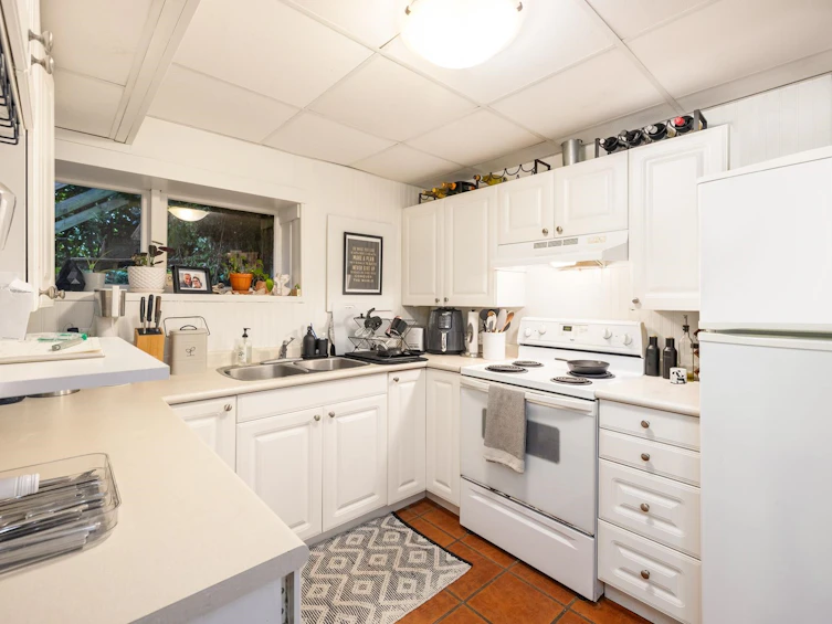 1008 Caledonia Avenue, North Vancouver, BC, V7G 1T3 - 27