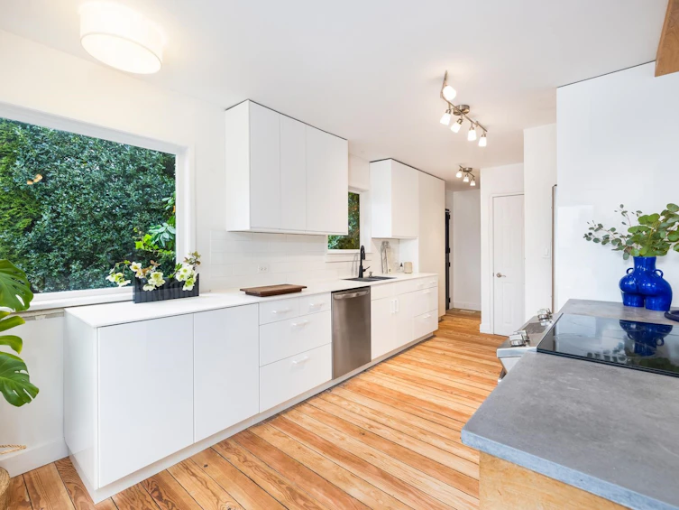 1008 Caledonia Avenue, North Vancouver, BC, V7G 1T3 - 4