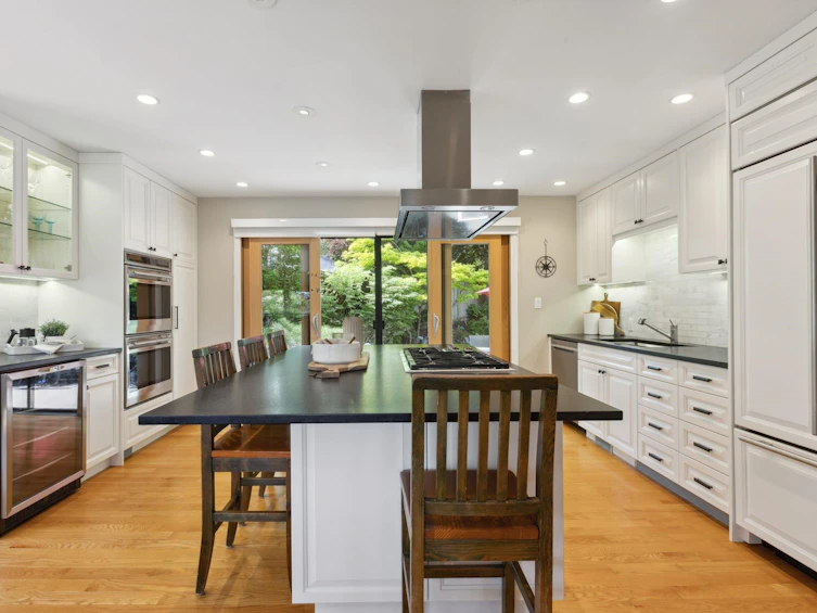 1651 Coldwell Road, North Vancouver, BC, V7G 2N8 - 8