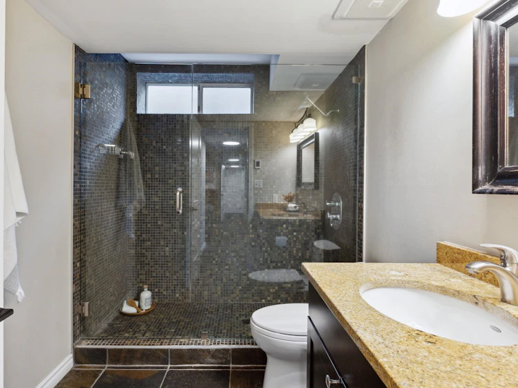 1651 Coldwell Road, North Vancouver, BC, V7G 2N8 - 32