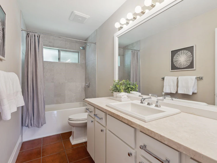 1651 Coldwell Road, North Vancouver, BC, V7G 2N8 - 23