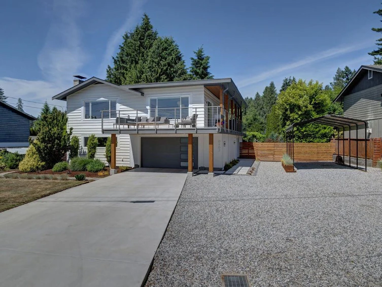6462 Samron Road, Sechelt, BC, V7Z 0M8