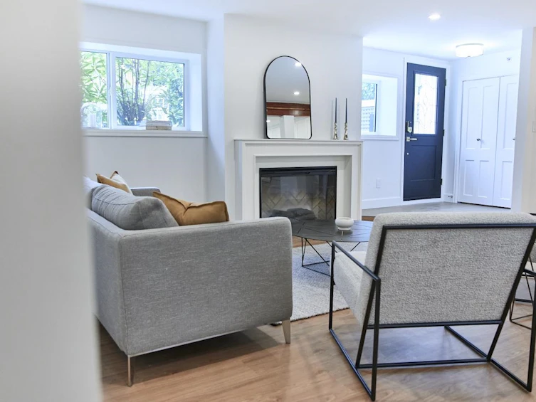 2991 Yukon Street, Vancouver, BC, V5Y 3W1 - 4