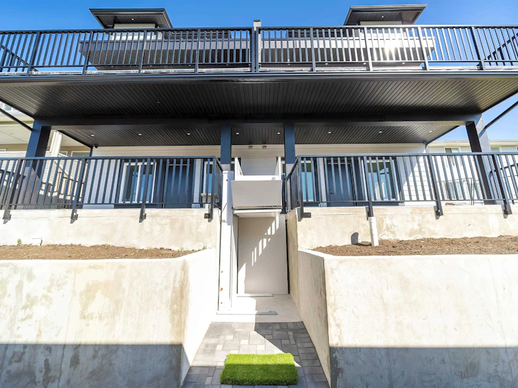 8014 11th Avenue, Burnaby, BC, V3N 2N7 - 5