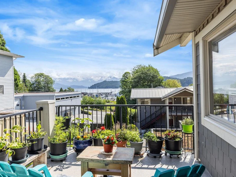 206 - 414 Gower Point Road, Gibsons BC