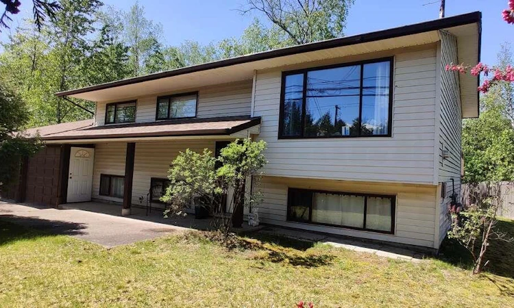 3399 River Drive