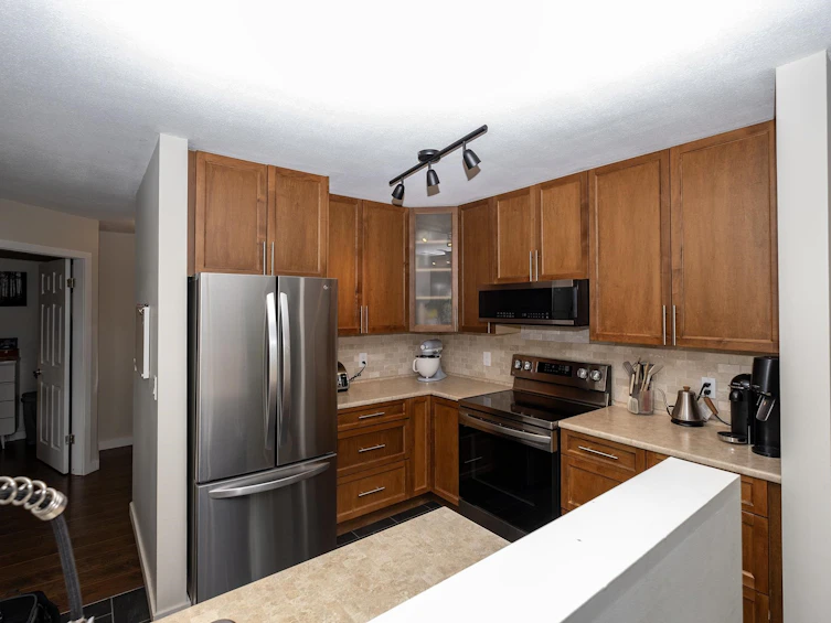 1-756 Gibsons Way, Gibsons, BC, V0N 1V9 - 9