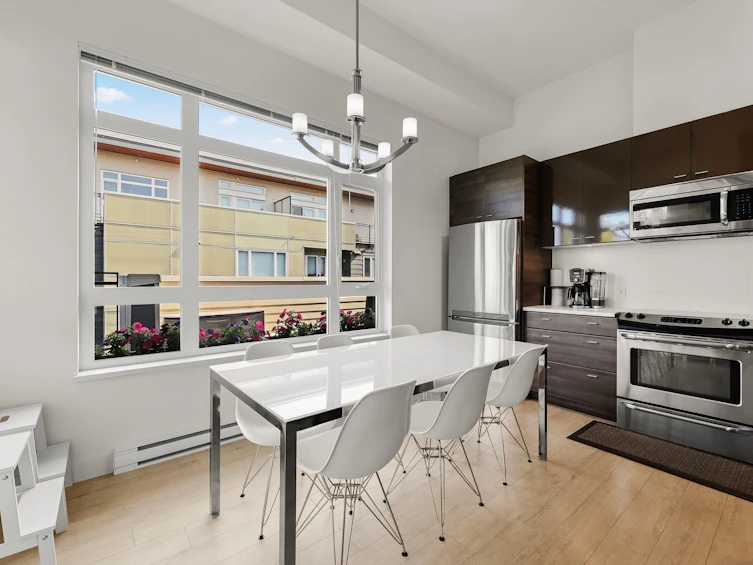 411-13925 Fraser Highway, Surrey, BC, V3T 4E6 - 5